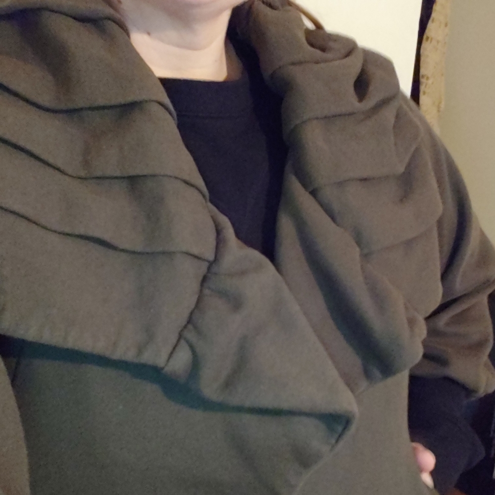 Unique Fancy Collar Green Jacket - Picture 3 of 3